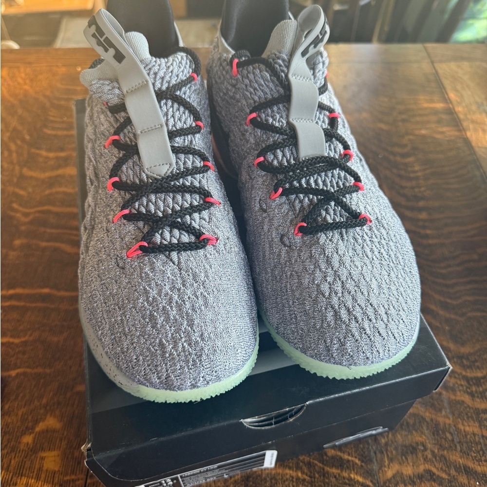 LeBron XV Low - size 13 NWT